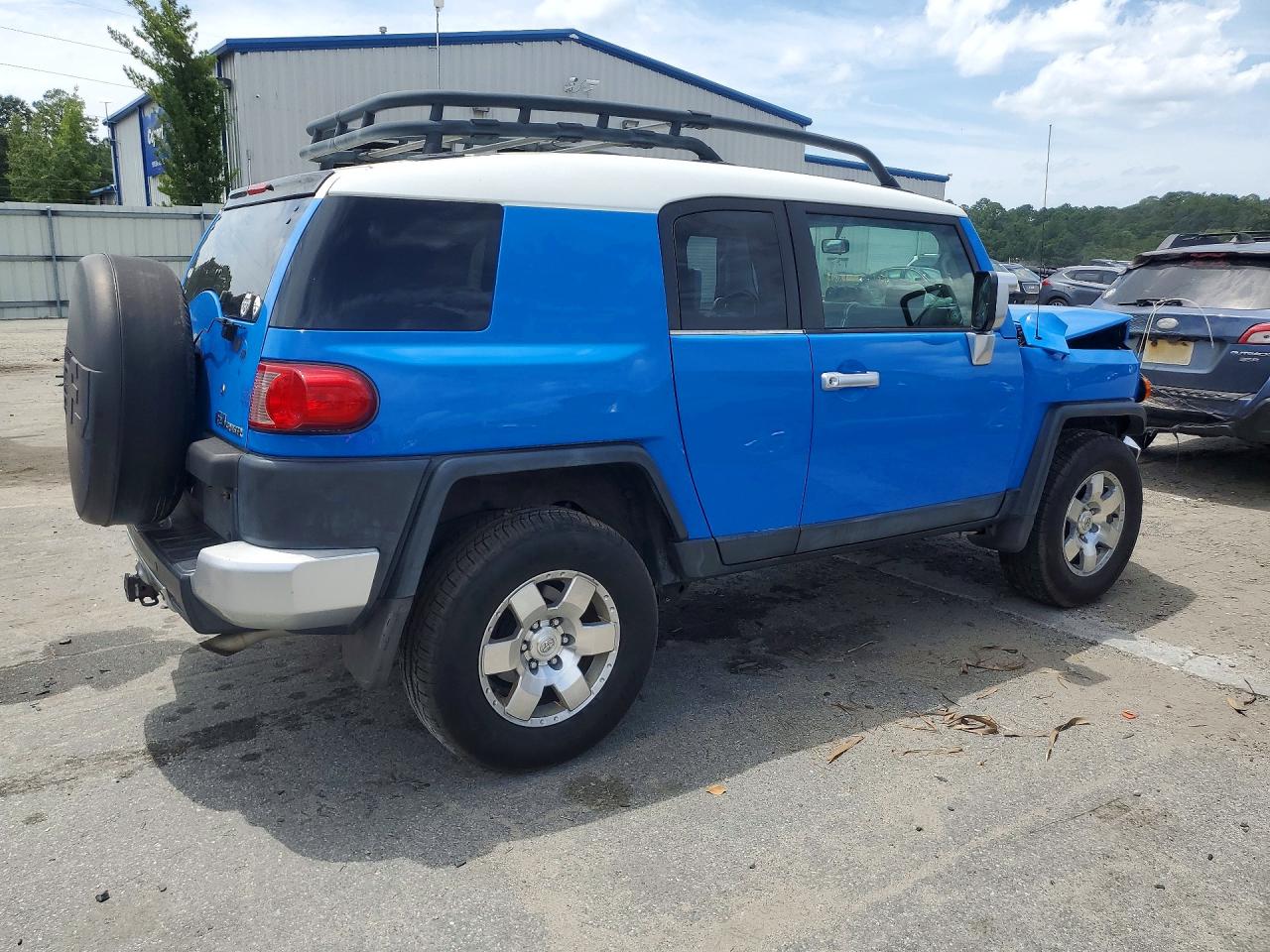 JTEBU11F270010458 · 2007 TOYOTA FJ CRUISER · 3/13