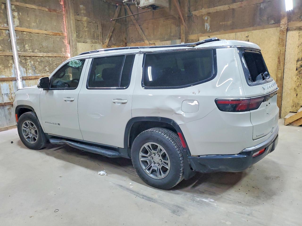 1C4SJVAT8NS206562 · 2022 JEEP WAGONEER · 2/13