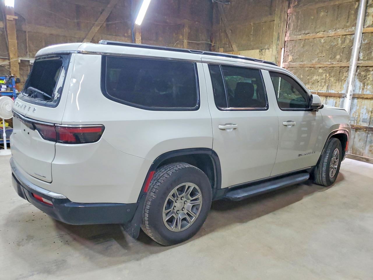 1C4SJVAT8NS206562 · 2022 JEEP WAGONEER · 3/13