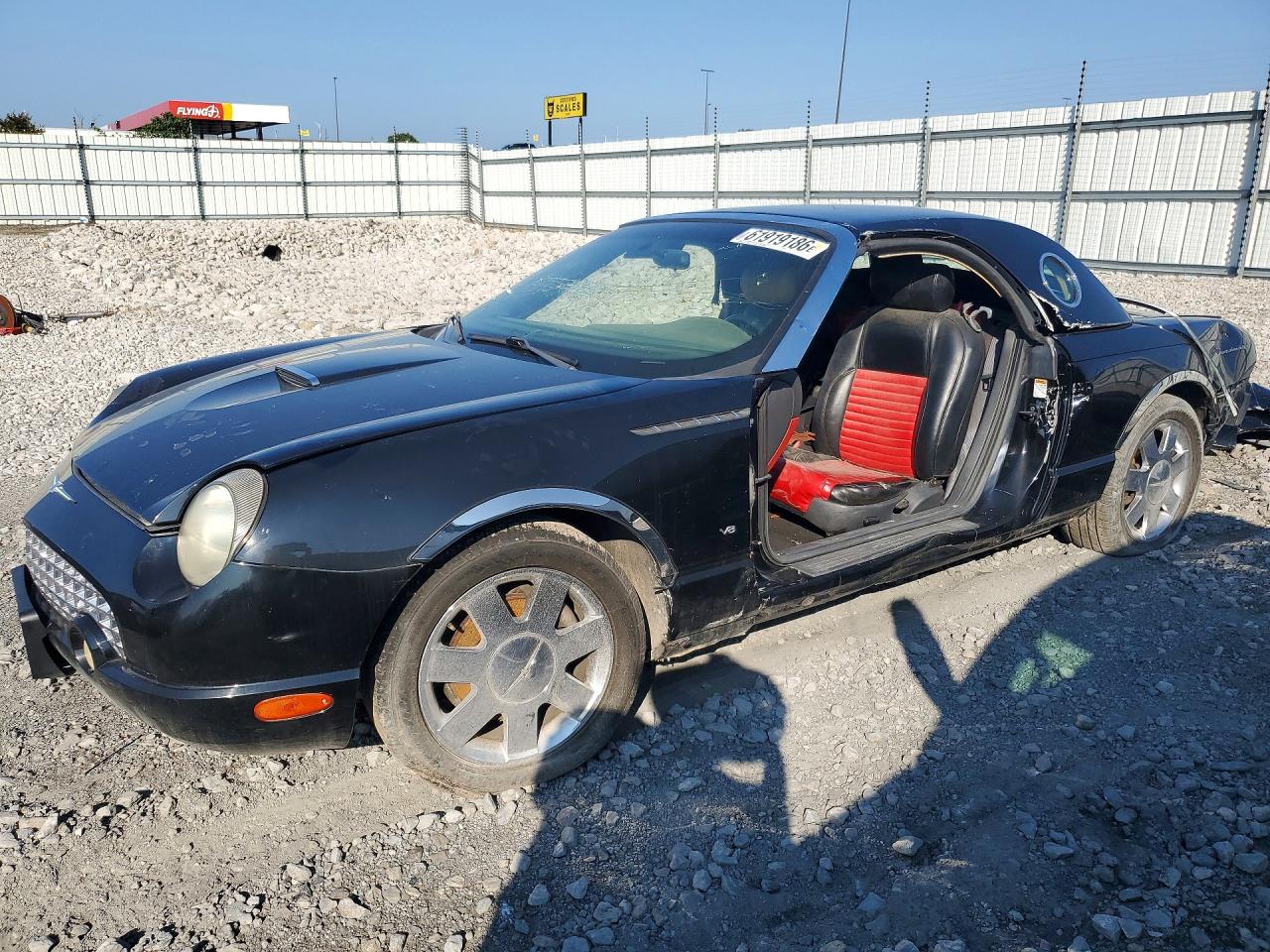 1FAHP60A92Y121002 · 2002 FORD THUNDERBIRD