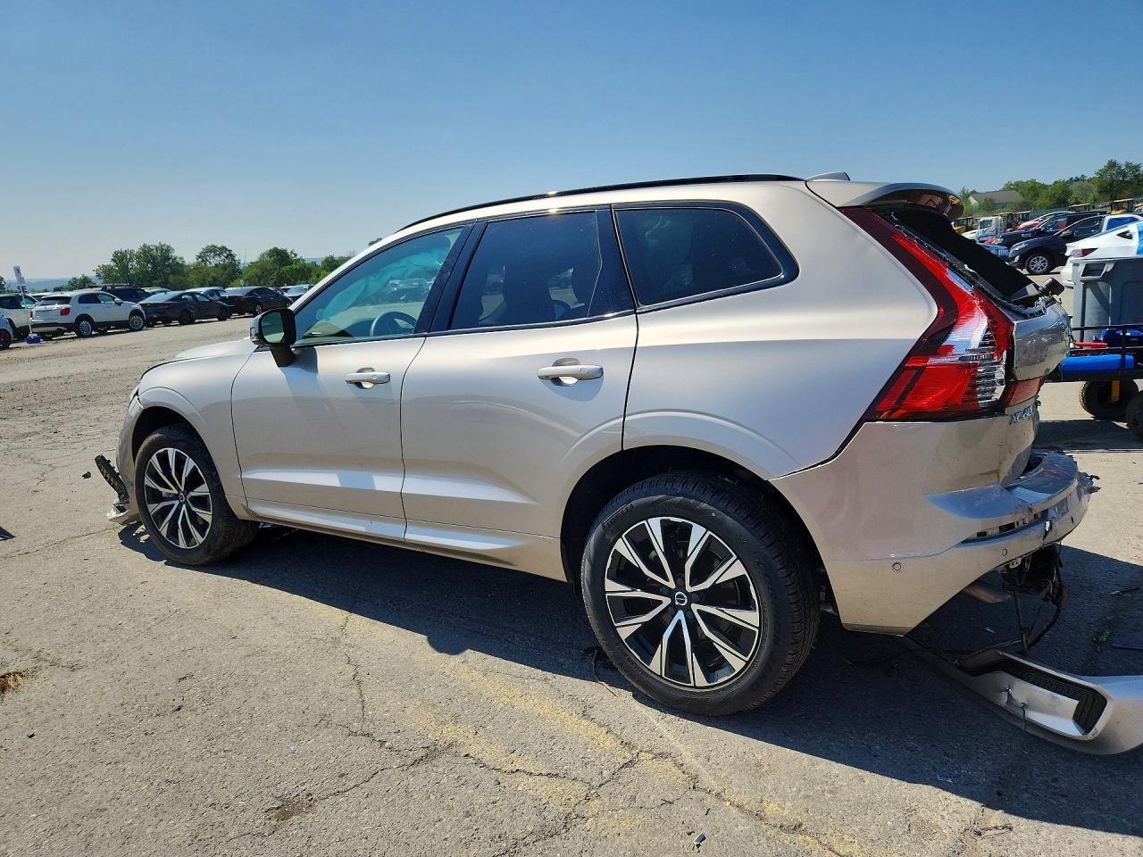 YV4M12RC7S1209303 · 2025 VOLVO XC60 · 2/13