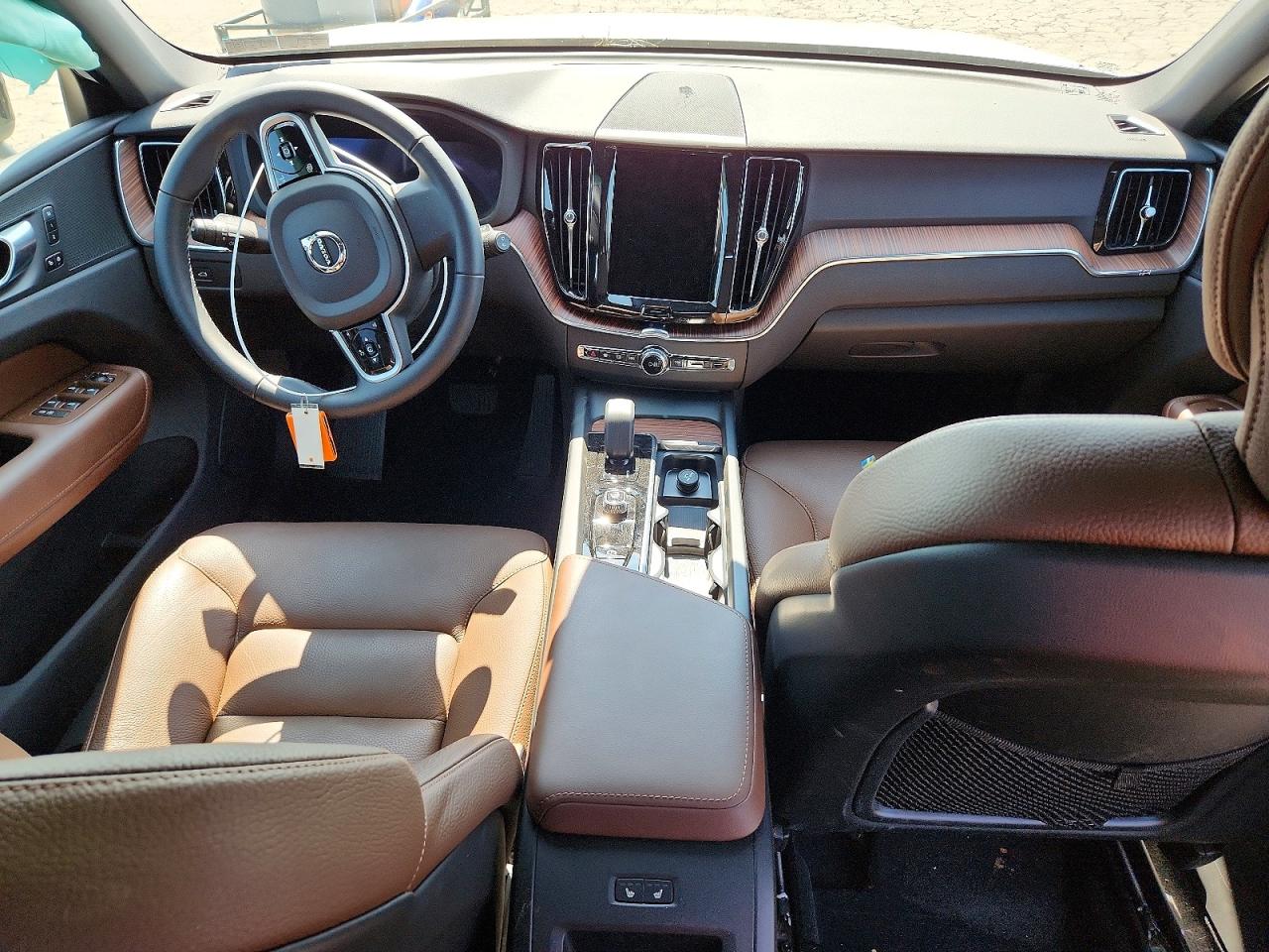YV4M12RC7S1209303 · 2025 VOLVO XC60 · 8/13