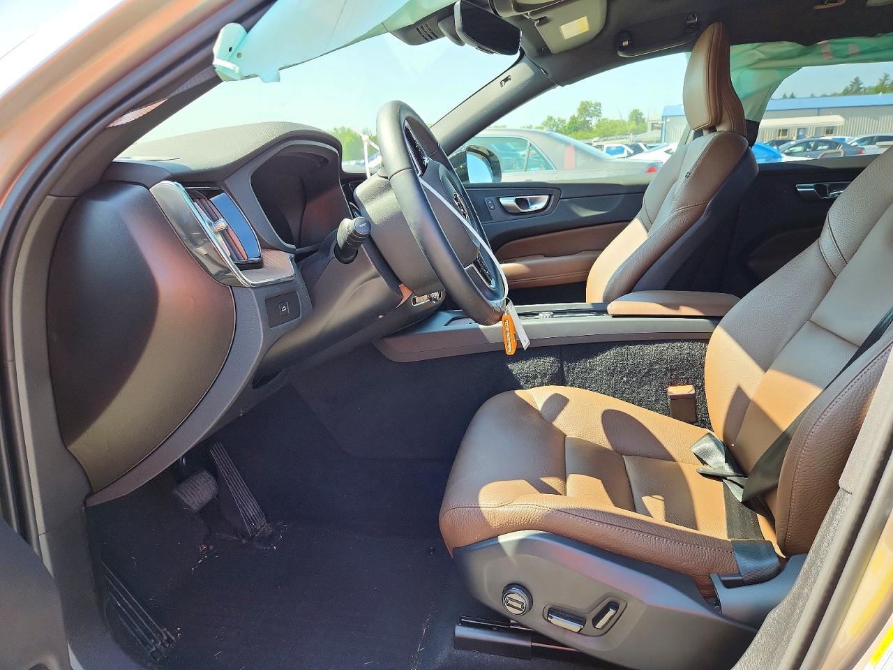 YV4M12RC7S1209303 · 2025 VOLVO XC60 · 7/13