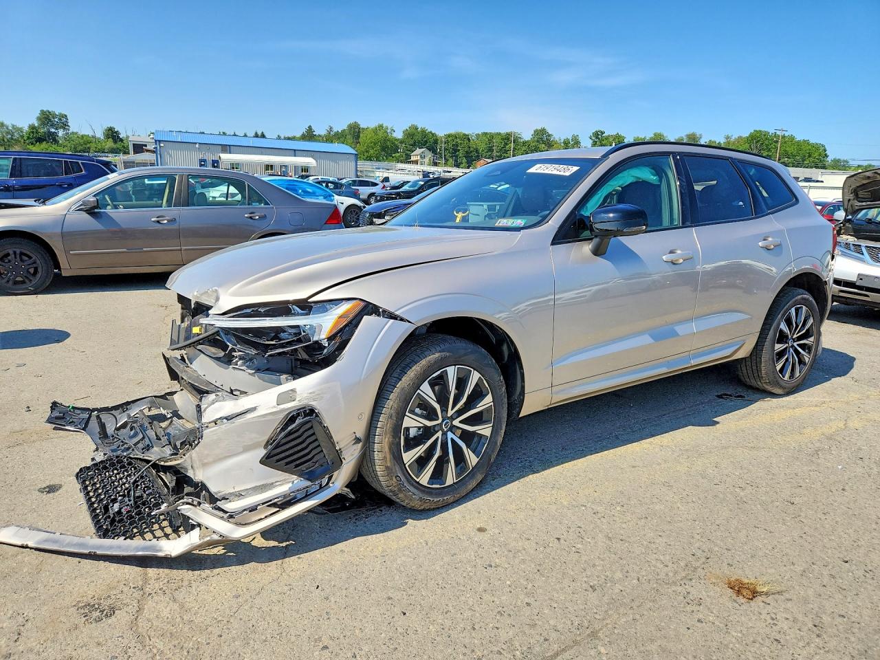 2025 VOLVO XC60