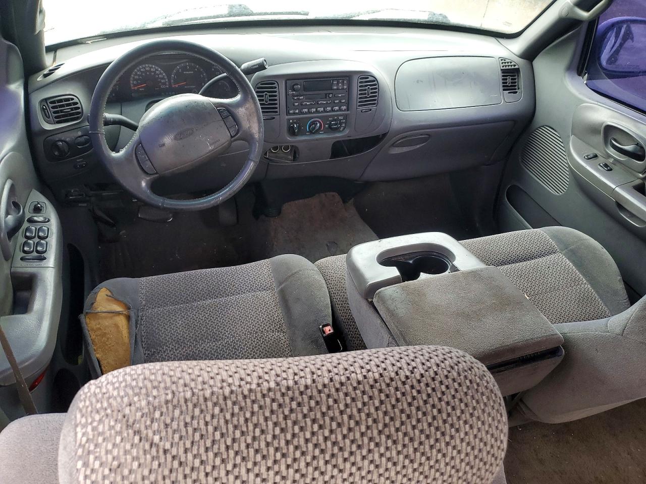 1FTRW07LX1KC30687 · 2001 FORD F150 · 8/12