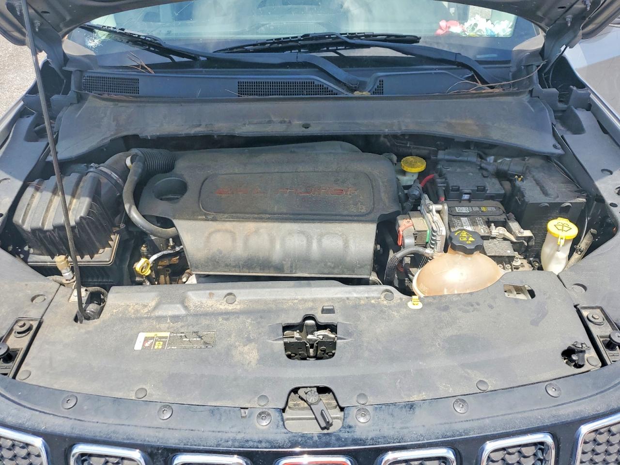 3C4NJCCB8JT406520 · 2018 JEEP COMPASS · 12/13