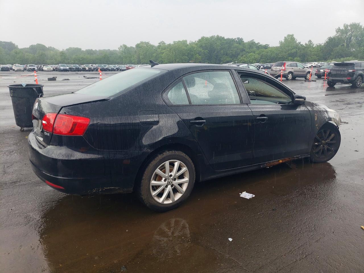 3VWBZ7AJ7BM346123 · 2011 VOLKSWAGEN JETTA · 3/12