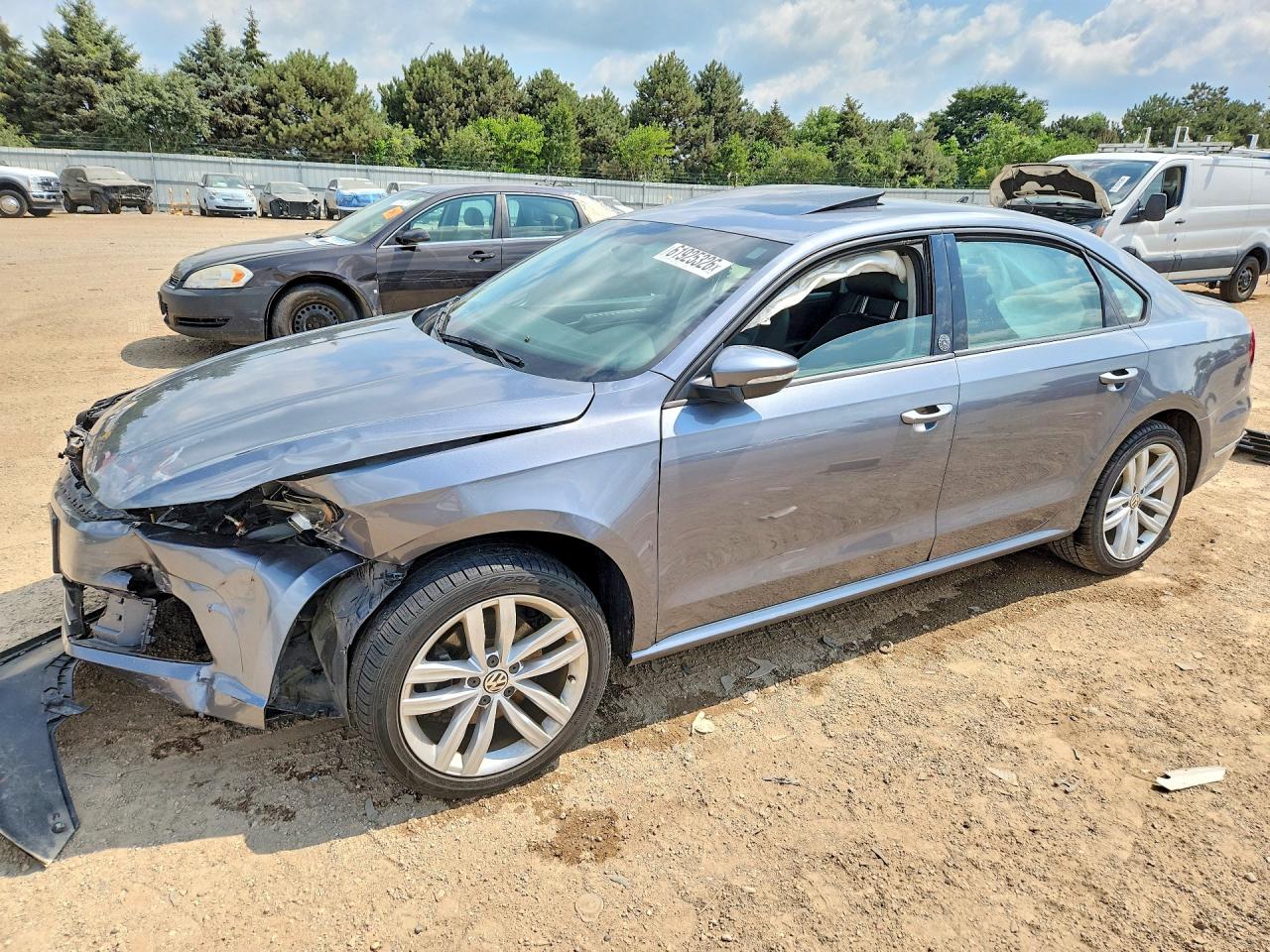 1VWLA7A32KC006585 · 2019 VOLKSWAGEN PASSAT