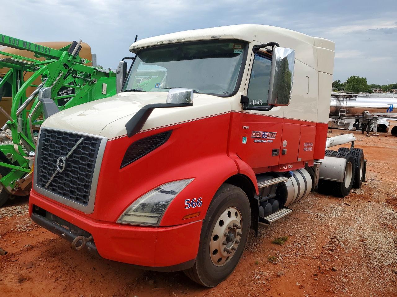 2020 VOLVO VNR