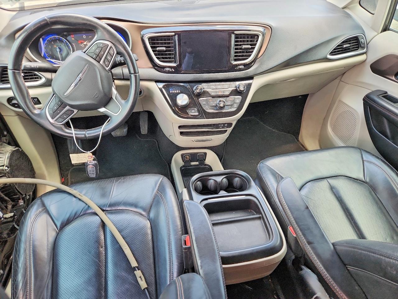 2C4RC1BG7JR113806 · 2018 CHRYSLER PACIFICA · 8/14