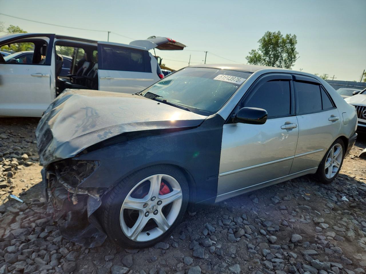 JTHBD182210011722 · 2001 LEXUS IS