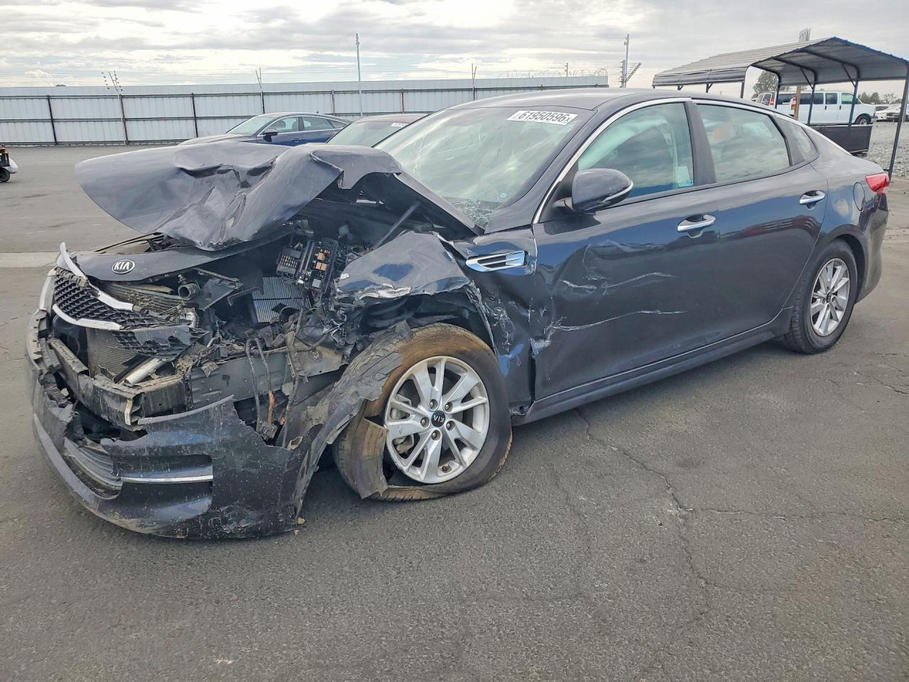 5XXGT4L38HG146305 · 2017 KIA OPTIMA