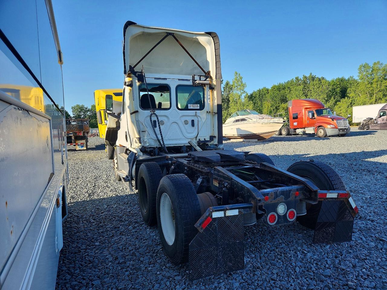 3AKJHLDV3LSLF0836 · 2020 FREIGHTLINER CASCADIA 126 · 3/10