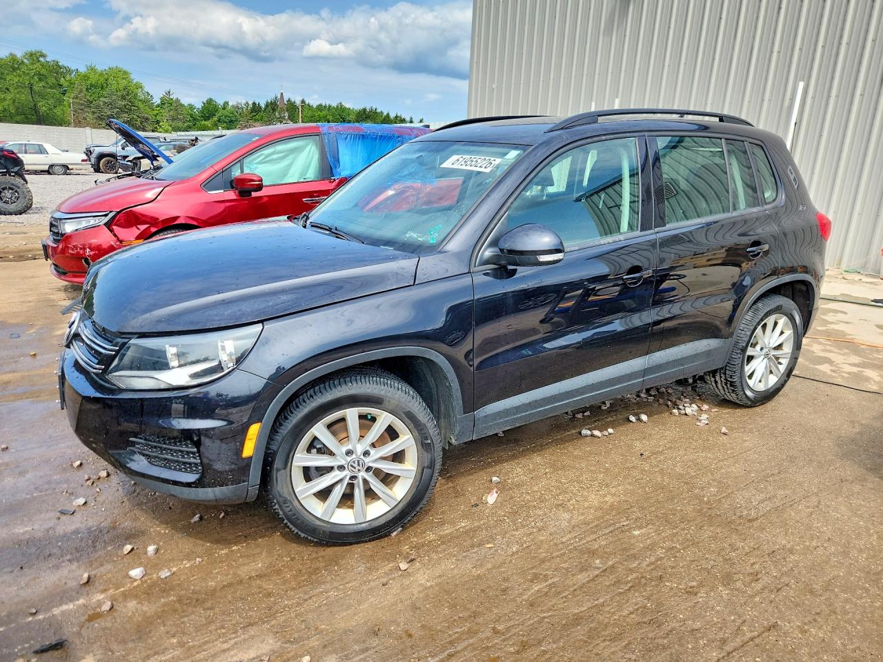 WVGBV7AX7HK054468 · 2017 VOLKSWAGEN TIGUAN