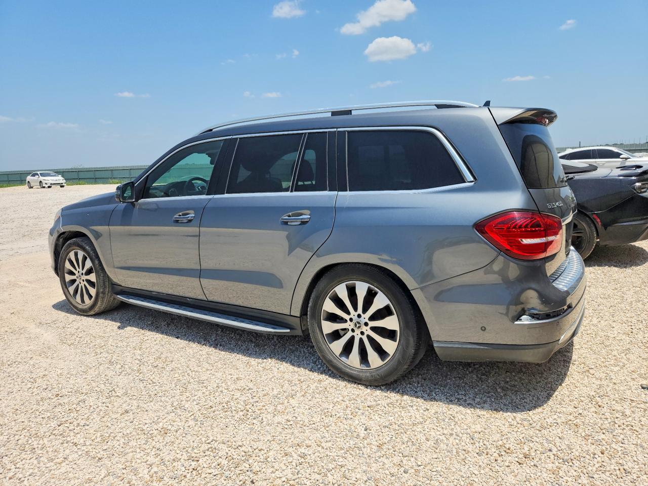 4JGDF6EE6HA981041 · 2017 MERCEDES-BENZ GLS · 2/13