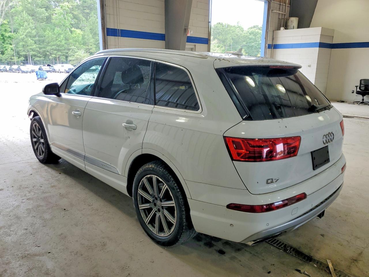 WA1LAAF78KD000161 · 2019 AUDI Q7 · 2/14