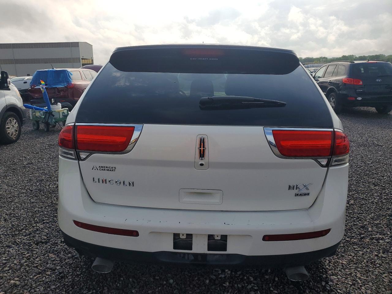 2LMDJ8JK7DBL23298 · 2013 LINCOLN MKX · 6/13