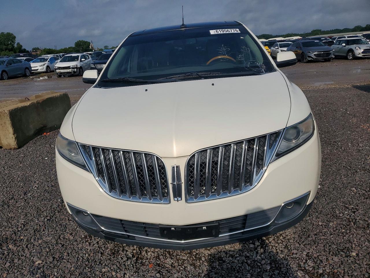 2LMDJ8JK7DBL23298 · 2013 LINCOLN MKX · 5/13
