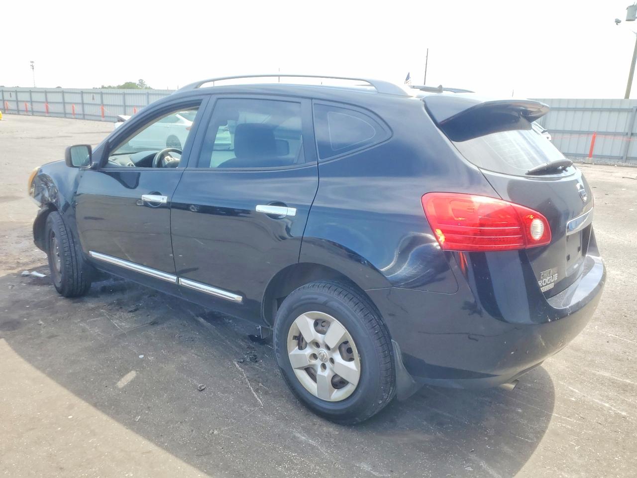 JN8AS5MT9FW670091 · 2015 NISSAN ROGUE SELECT · 2/14