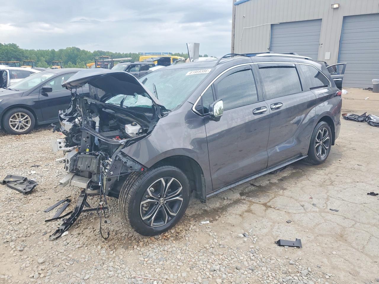 5TDESKFC6SS154614 · 2025 TOYOTA SIENNA