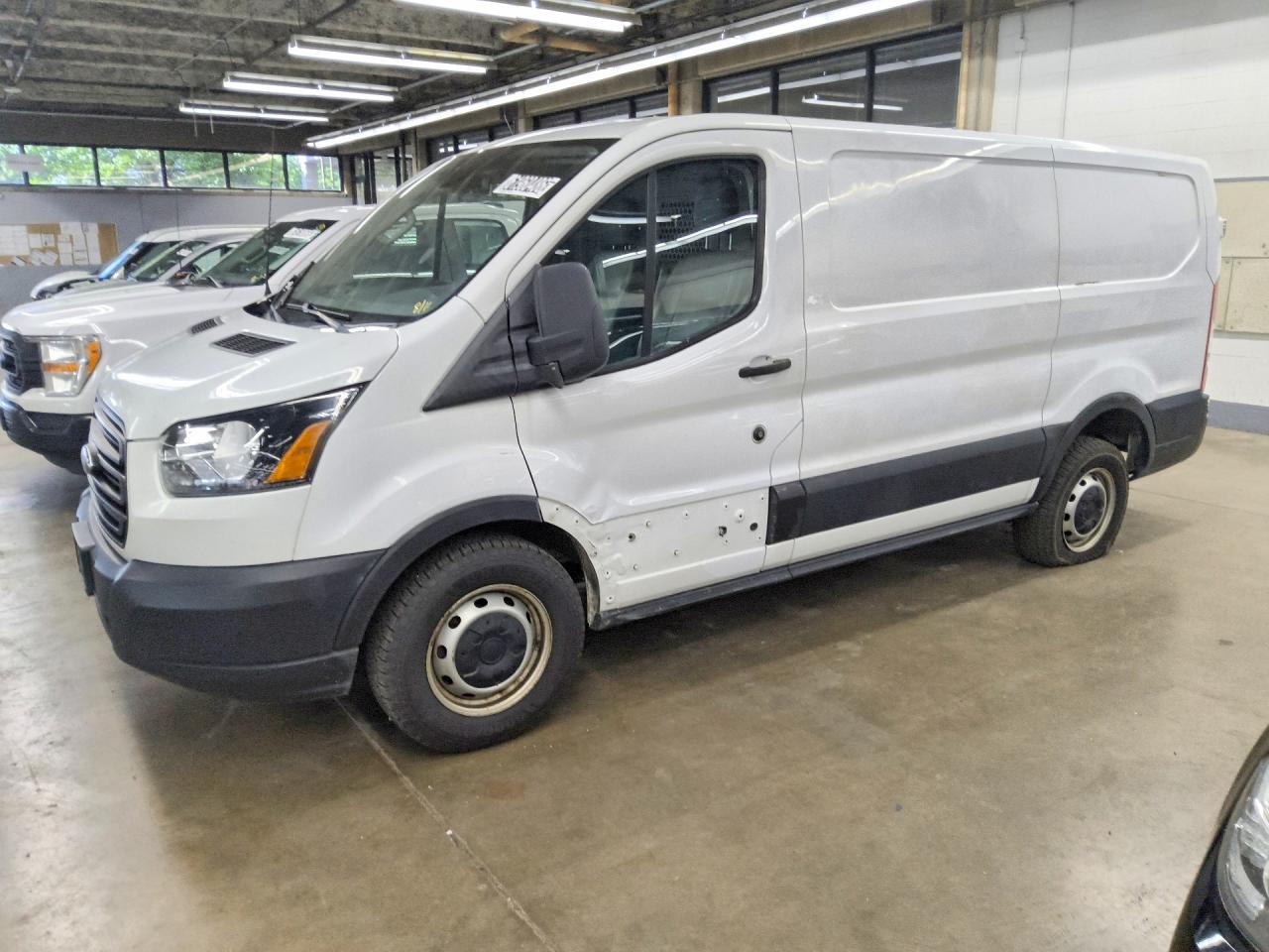 1FTYE1YM3KKA08943 · 2019 FORD TRANSIT