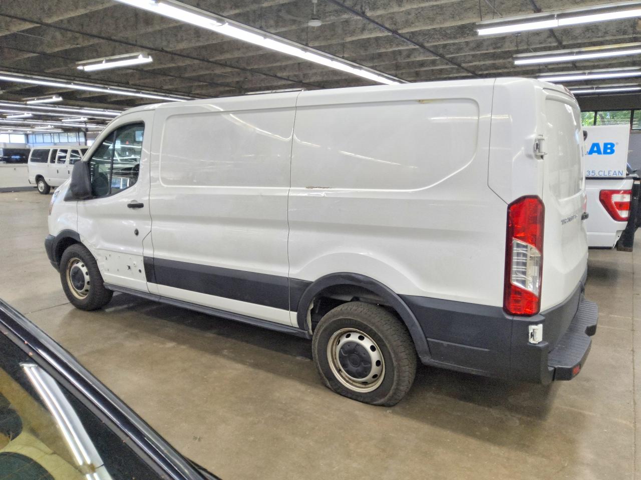 1FTYE1YM3KKA08943 · 2019 FORD TRANSIT · 2/13