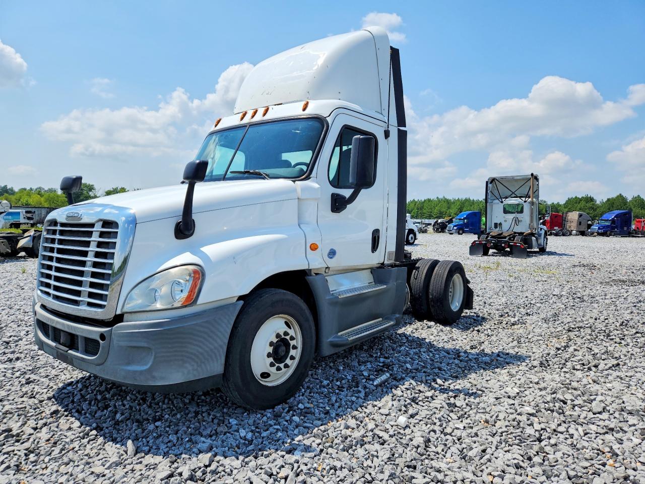 1FUBGEDV5FLGH4778 · 2015 FREIGHTLINER CASCADIA