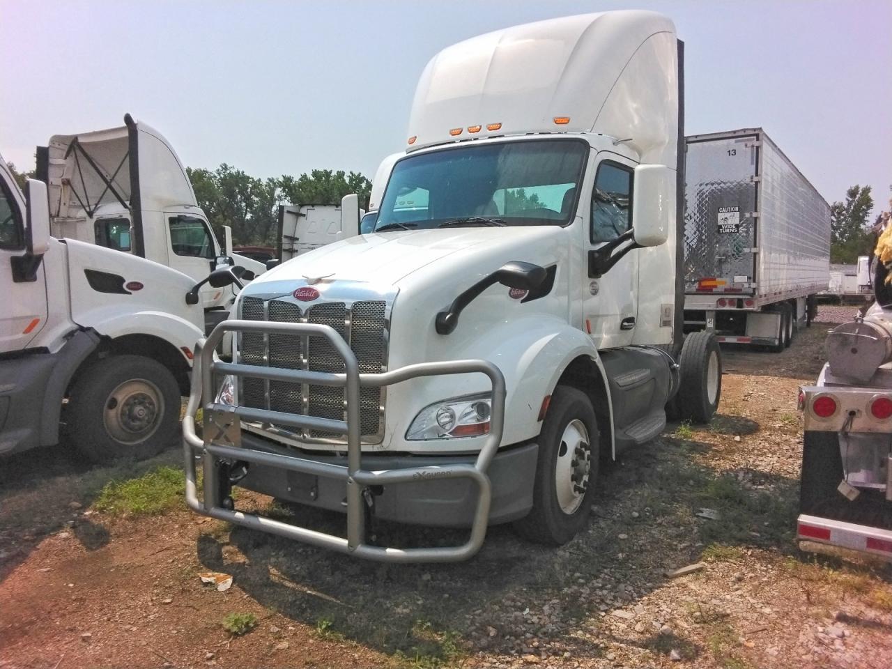 1XPBA48X0HD428765 · 2017 PETERBILT 579