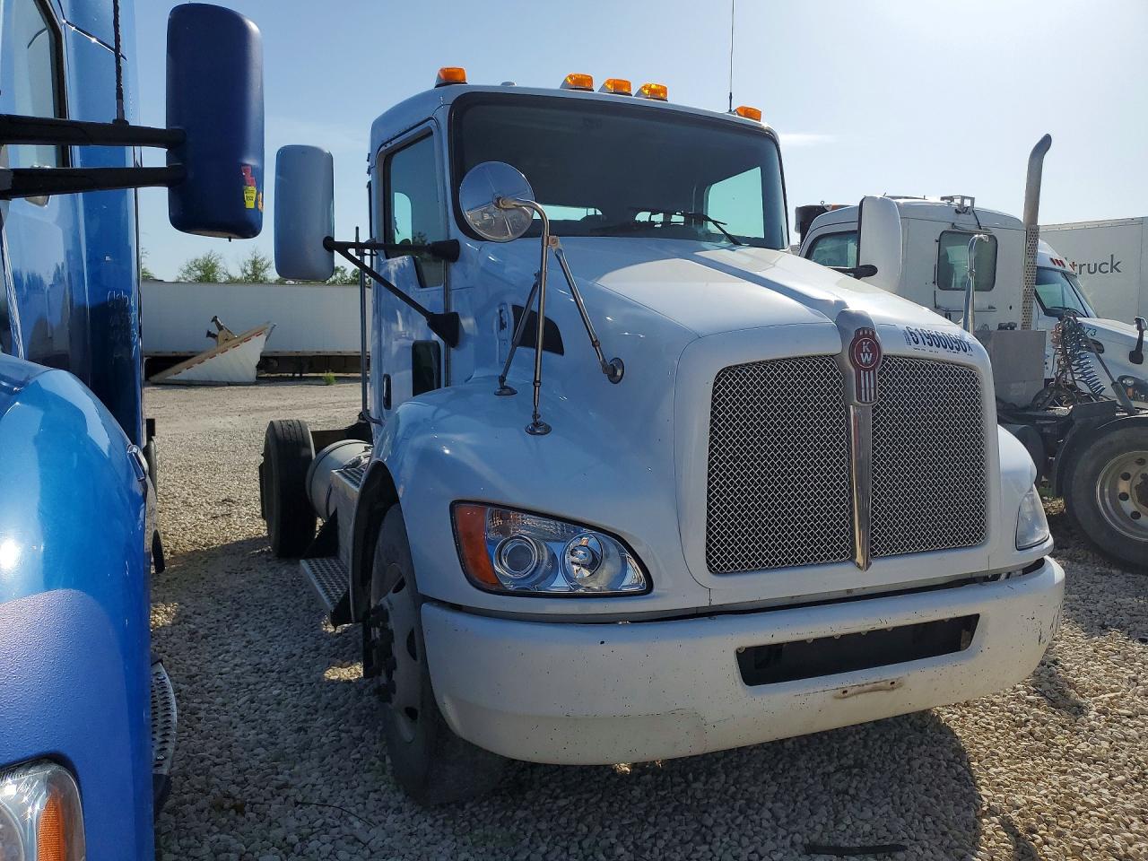 2XKHAJ7X3FM462674 · 2015 KENWORTH T370 · 4/12