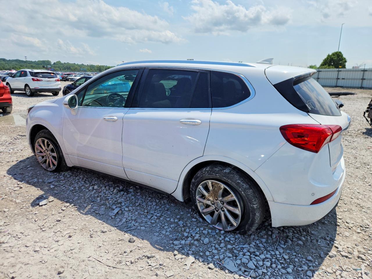 LRBFX2SA3KD007039 · 2019 BUICK ENVISION · 2/13