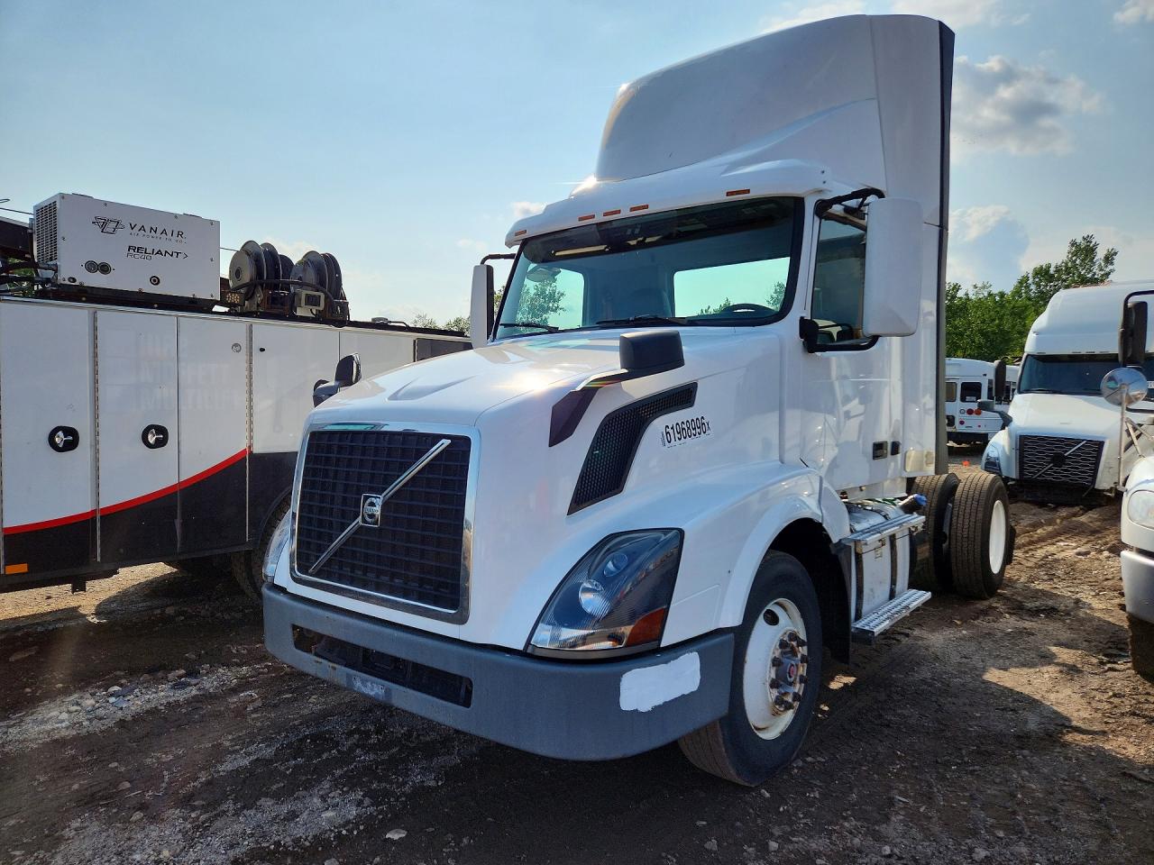 4V4N39TG5GN965643 · 2016 VOLVO VN