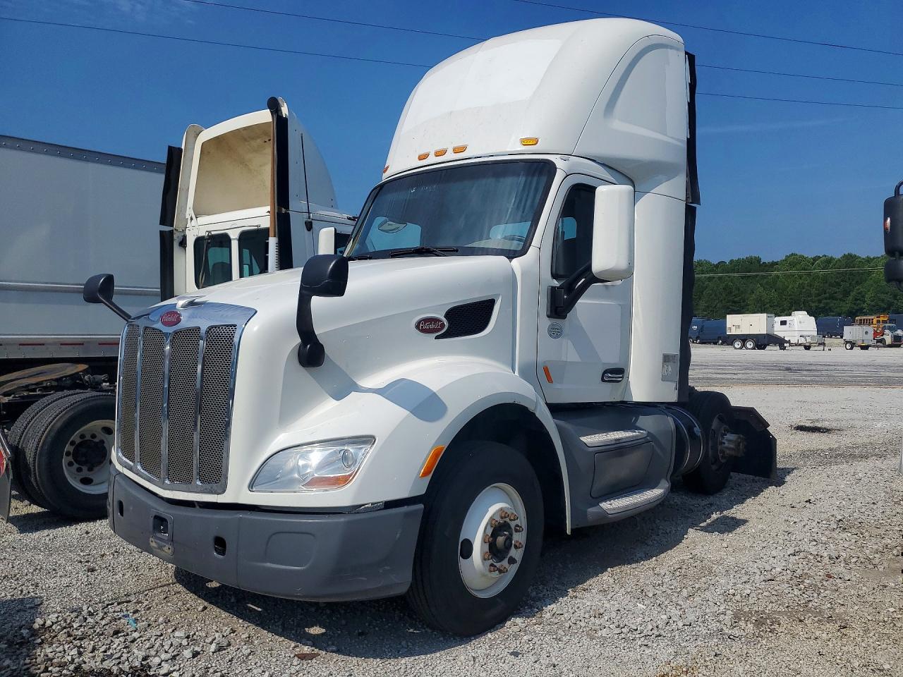 1XPBA48X4FD299412 · 2015 PETERBILT 579