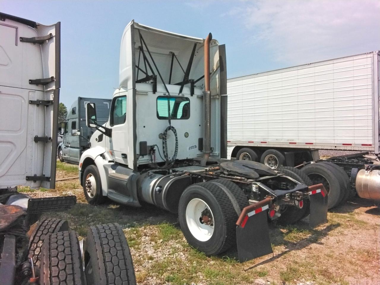 1XPBA48X3GD361710 · 2016 PETERBILT 579 · 2/12