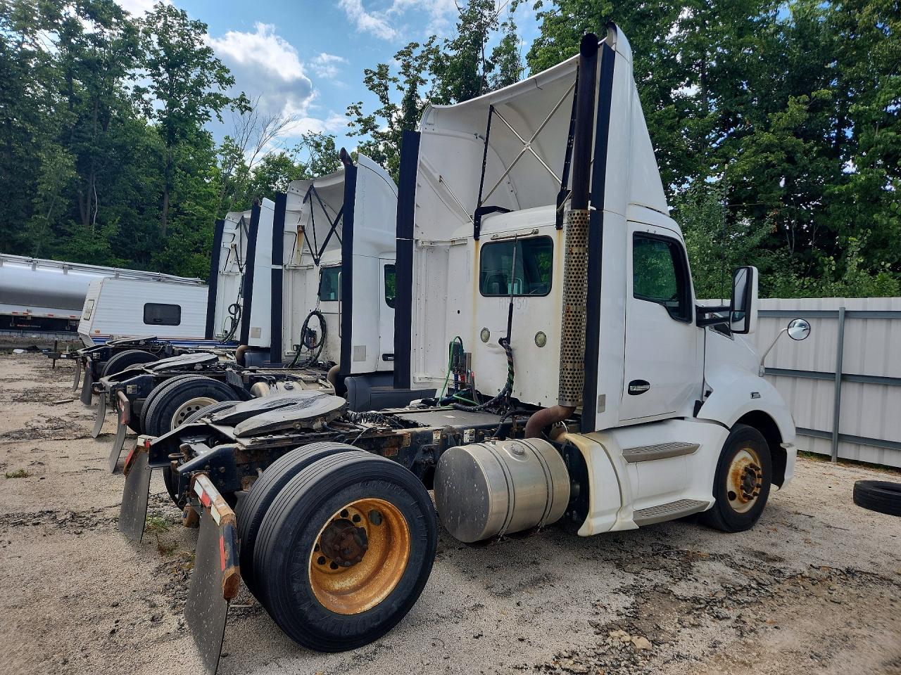1XKYA48X7FJ403411 · 2015 KENWORTH CONSTRUCTION · 3/12