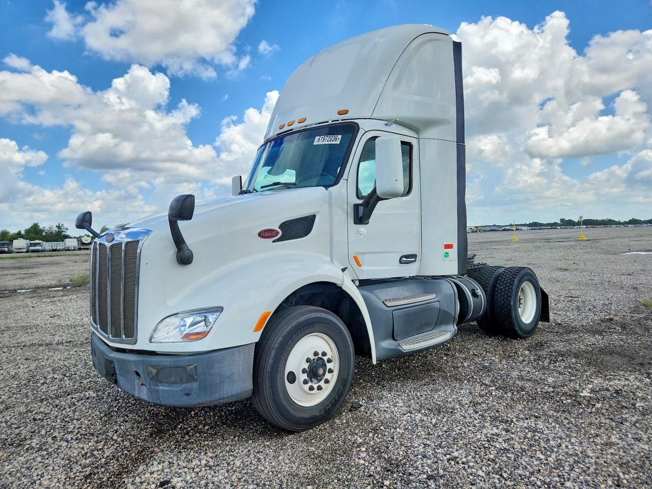 1XPBA48X5GD339725 · 2016 PETERBILT 579