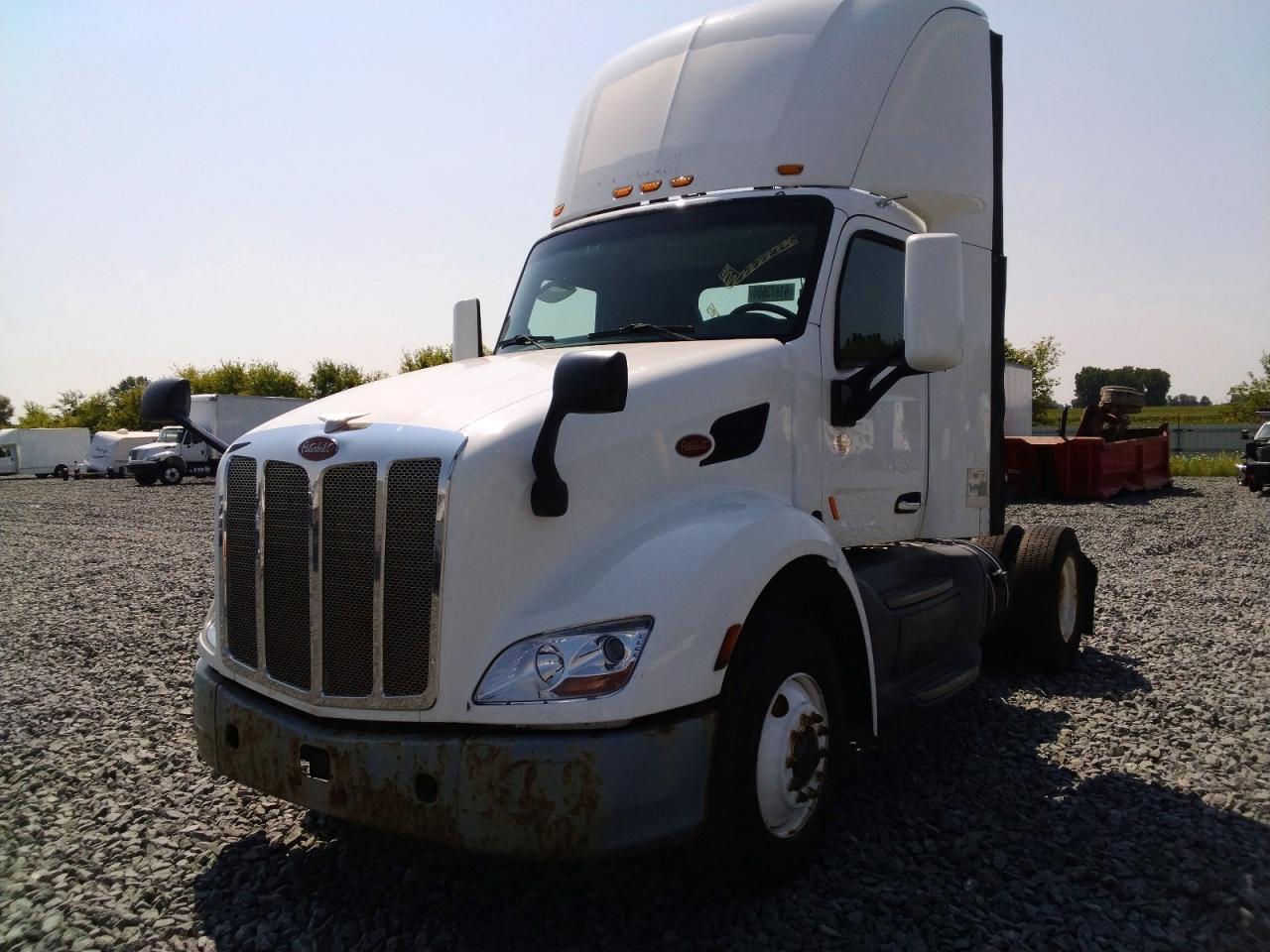 1XPBA48X2GD339861 · 2016 PETERBILT 579