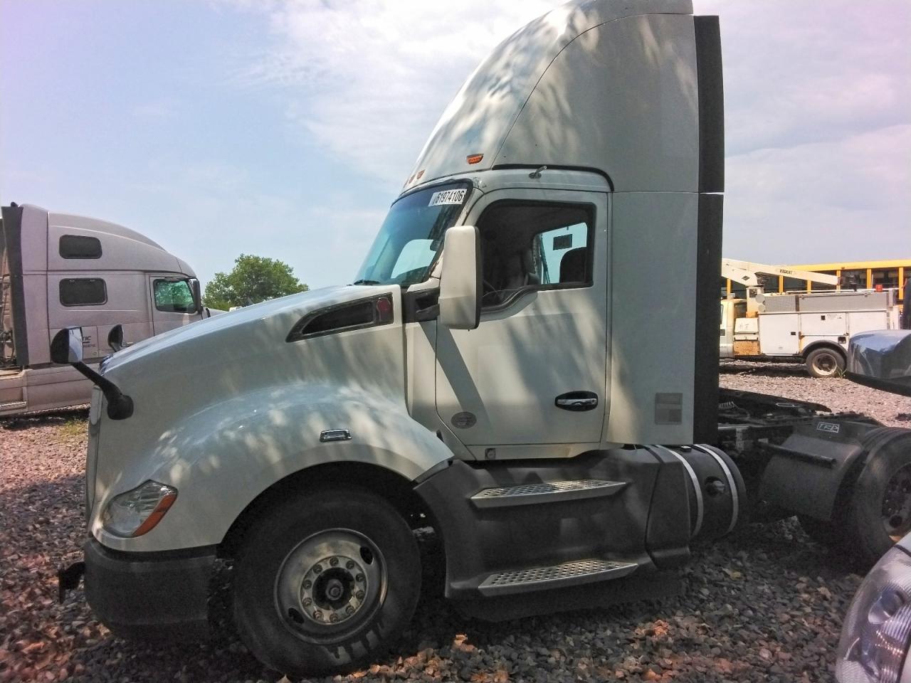 1XKYA48X0LJ394188 · 2020 KENWORTH T680