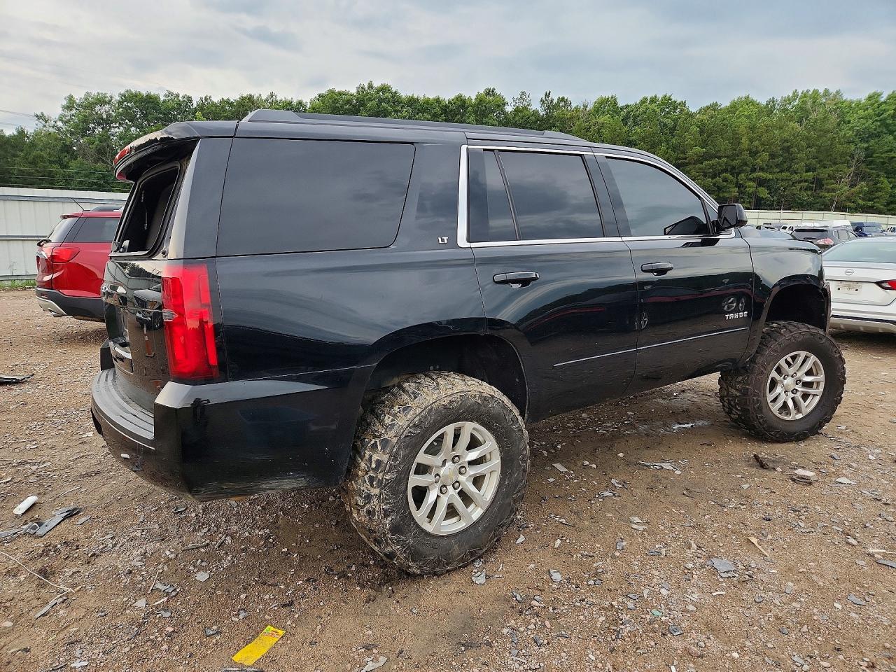 1GNSCBKC6HR406348 · 2017 CHEVROLET TAHOE · 3/13