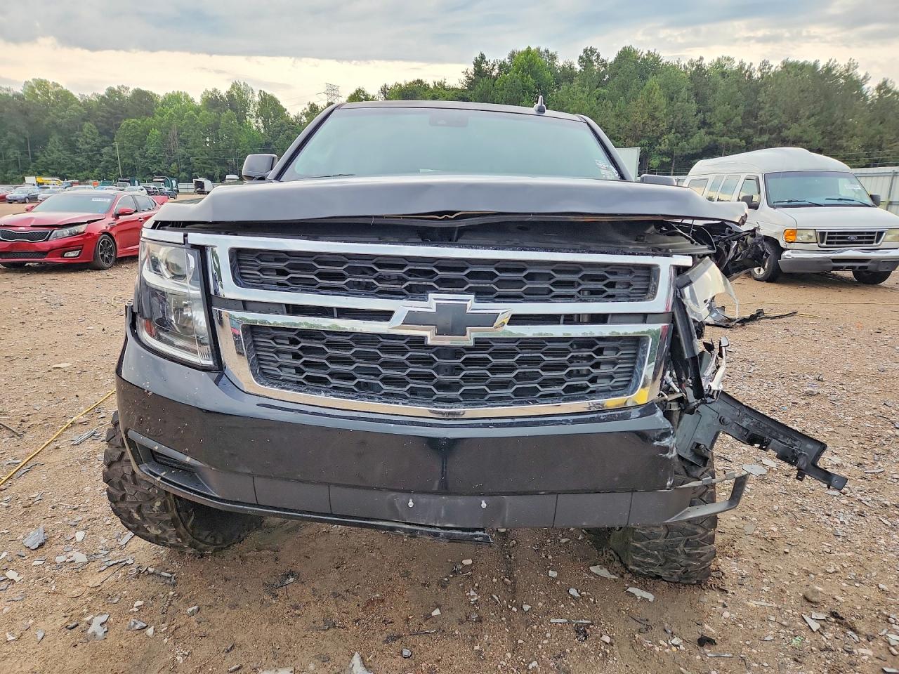 1GNSCBKC6HR406348 · 2017 CHEVROLET TAHOE · 5/13