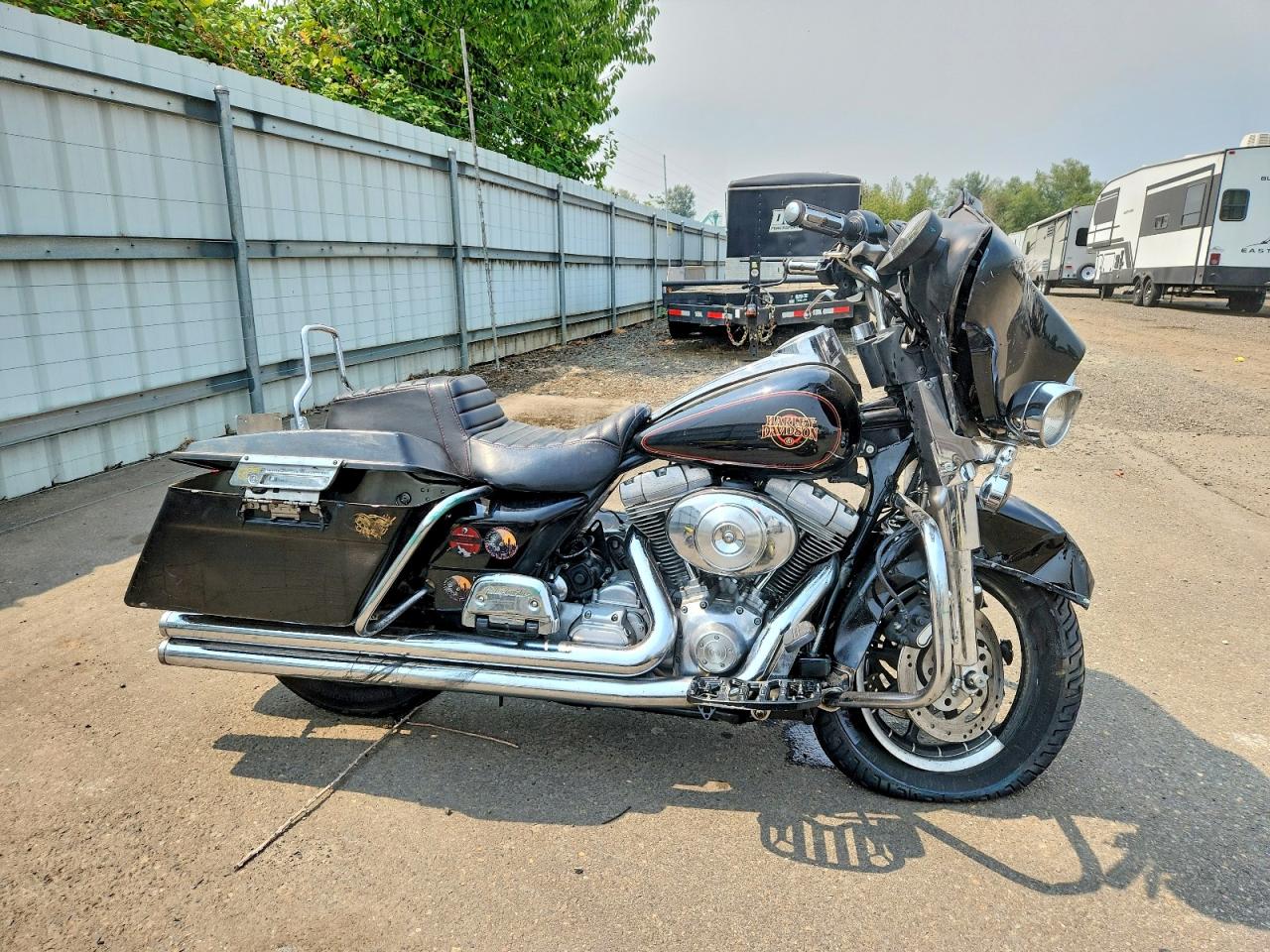 1HD1DDV161Y660191 · 2001 HARLEY-DAVIDSON FLHT