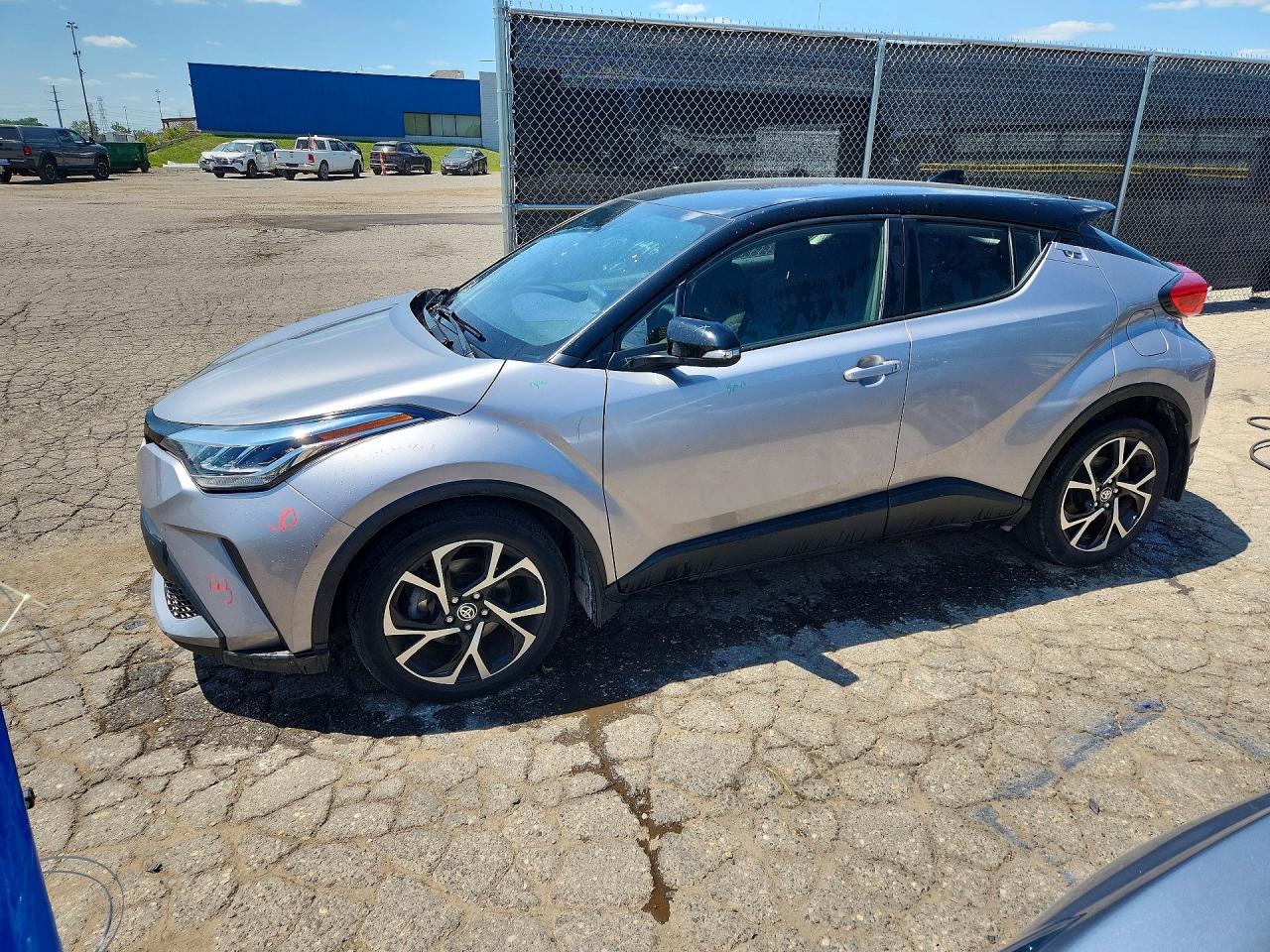 JTNKHMBX4L1092856 · 2020 TOYOTA C-HR
