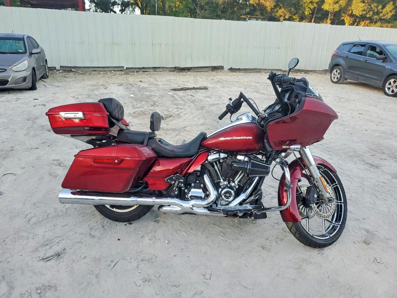 1HD1KHC17HB603821 · 2017 HARLEY-DAVIDSON FLTRX