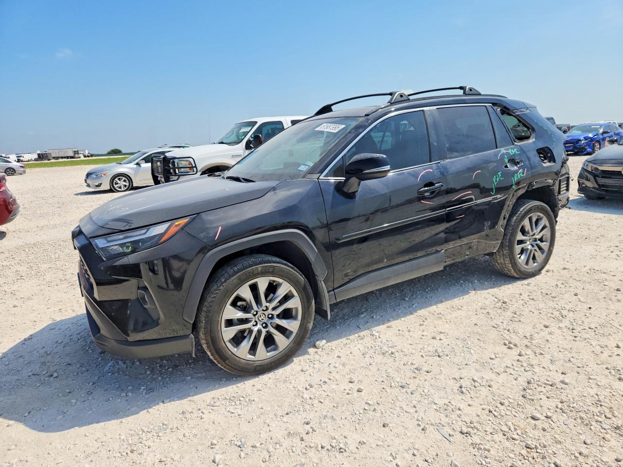 2T3C1RFV4SC325686 · 2025 TOYOTA RAV4