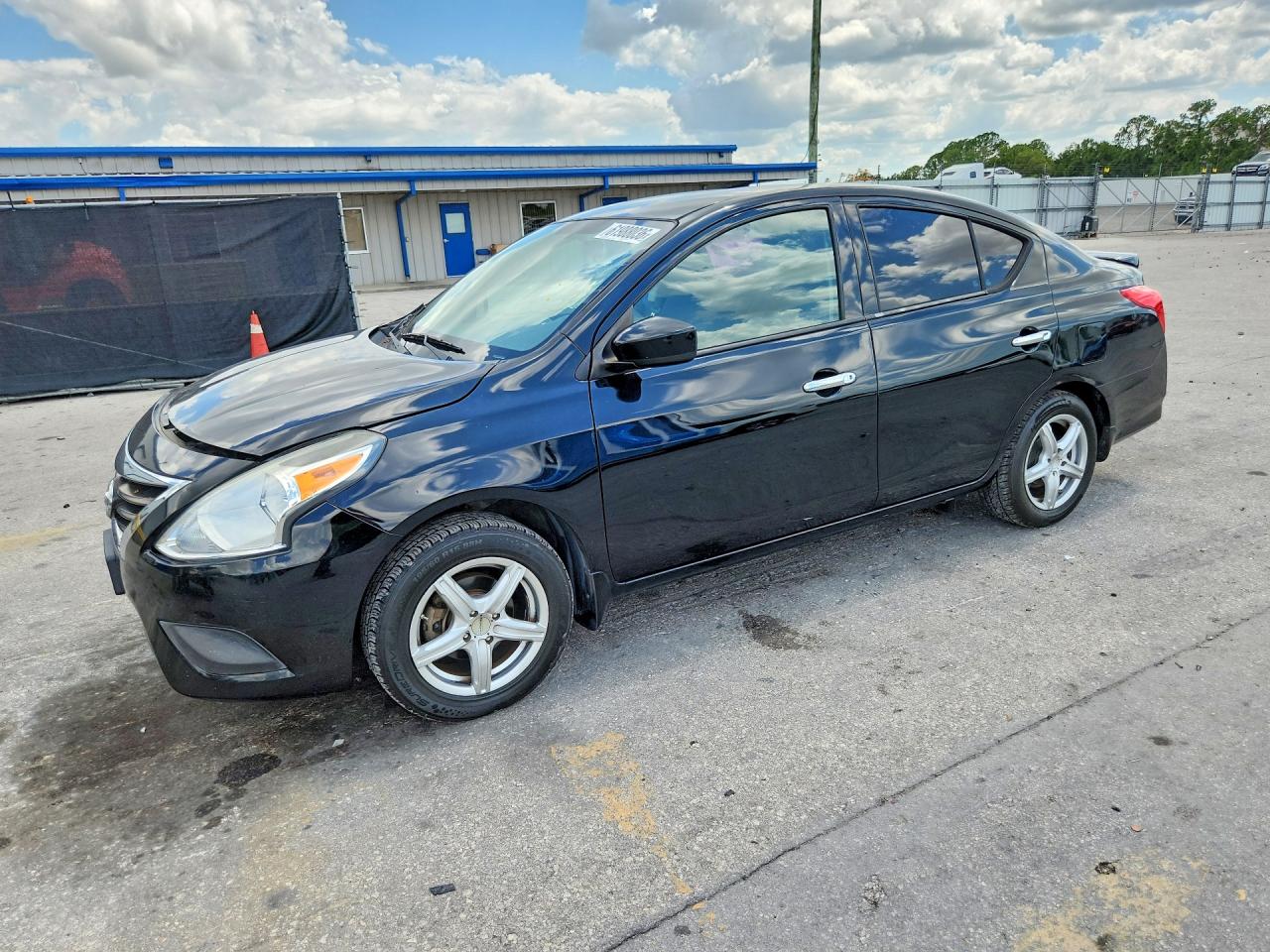 3N1CN7AP5FL887984 · 2015 NISSAN VERSA