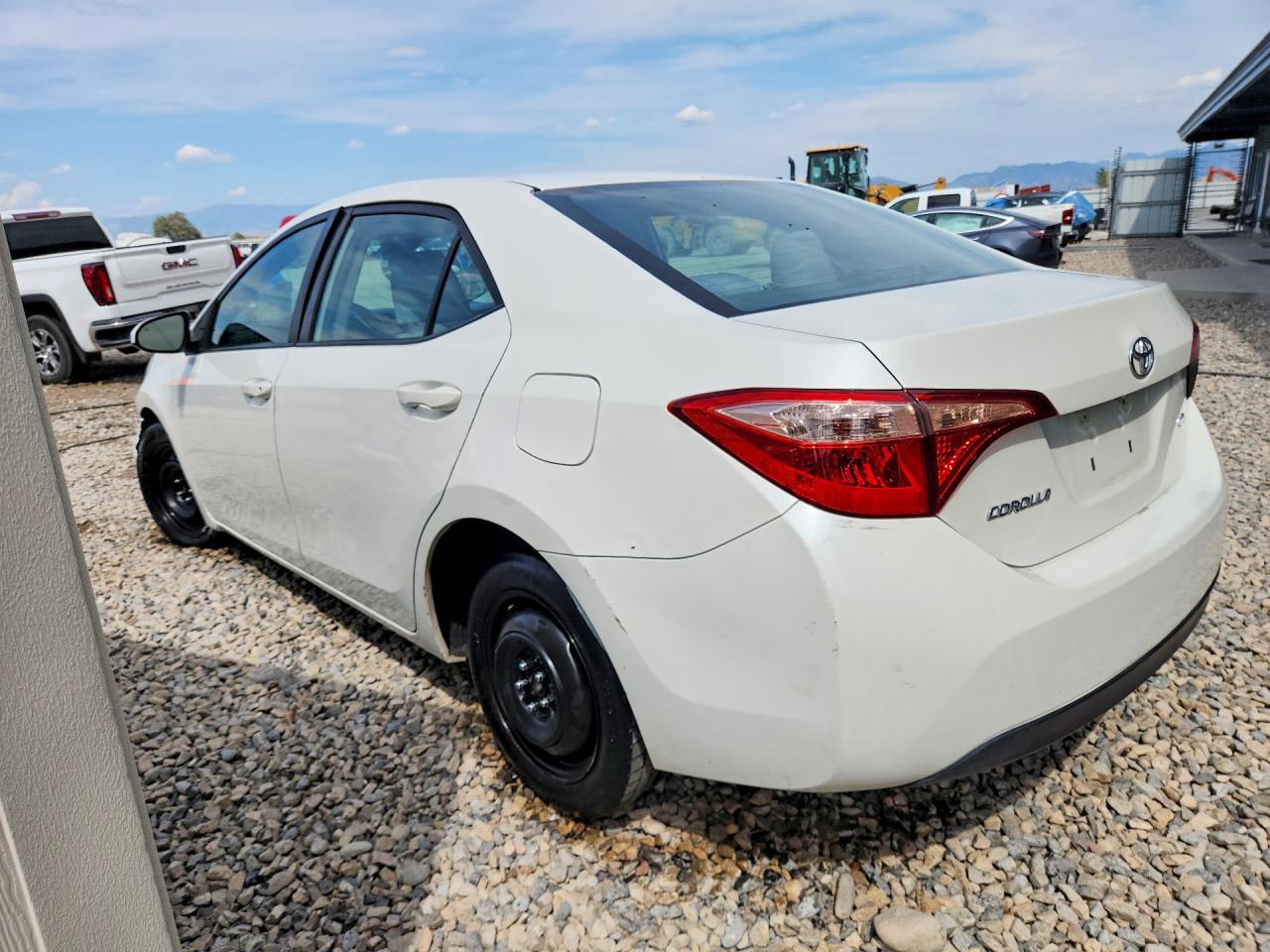 5YFBURHE2JP774131 · 2018 TOYOTA COROLLA · 2/13