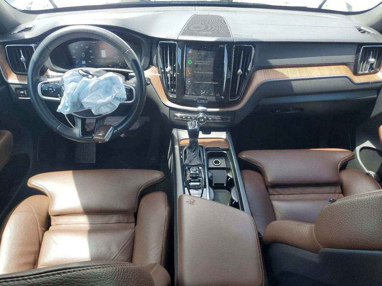 YV4102DL7L1565247 · 2020 VOLVO XC60 · 8/13