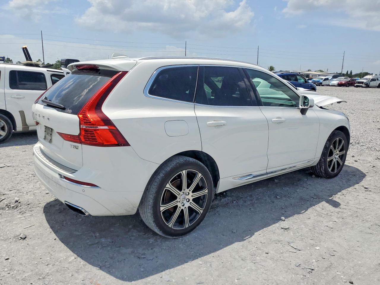 YV4102DL7L1565247 · 2020 VOLVO XC60 · 3/13