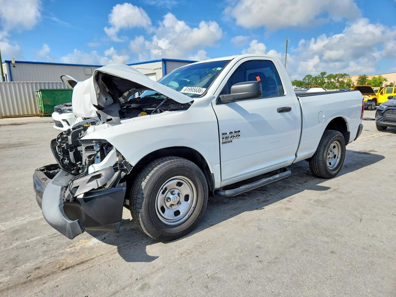 3C6JR6AG3KG671760 · 2019 RAM 1500 CLASSIC