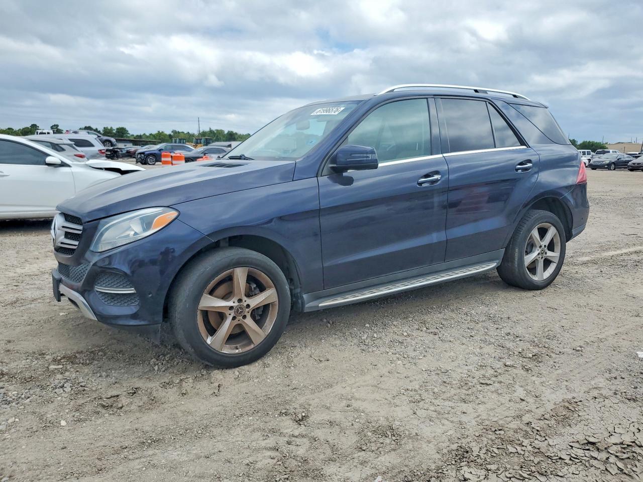 4JGDA5JB3HA937034 · 2017 MERCEDES-BENZ GLE