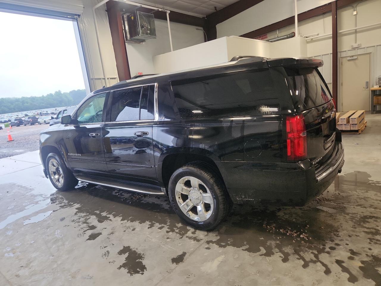 1GNSKKKC6FR688605 · 2015 CHEVROLET SUBURBAN · 2/13
